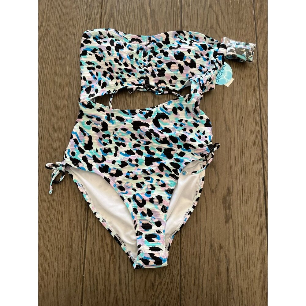 NWT Leopard Print One-Piece Swimsuit With Cutout Adjustable Straps & Medium Cove